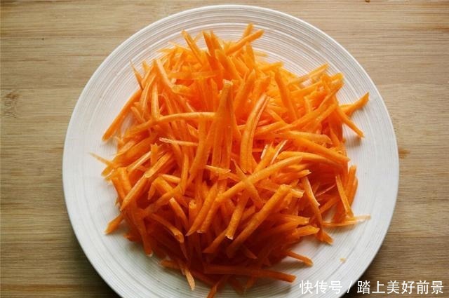 韭菜和“它”天生一对，隔三差五吃，排出黑臭宿便，大肚腩变小了