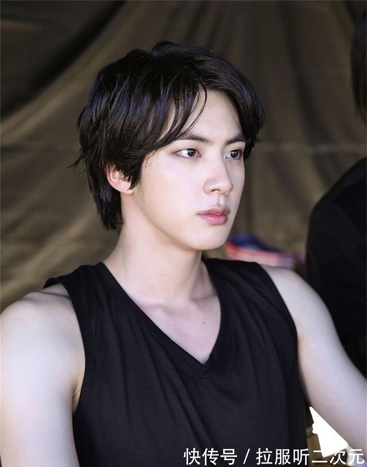 池锡辰|《跑男》嘉宾池锡辰向BTS的Jin道歉后,称赞他的个性好!