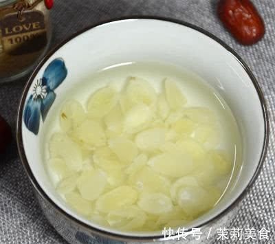 玻尿酸|女人不想老, 这些食物要多吃, 补充胶原蛋白, 恢复年轻好气色!