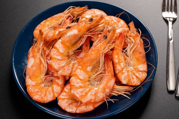 煮大虾,直接加水煮就错了,多做1步,虾肉鲜嫩入味,好吃还不腥