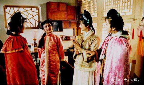 琥珀#《红楼梦》贾母之前对史湘云百般疼爱,最后为何如此讨厌扎心