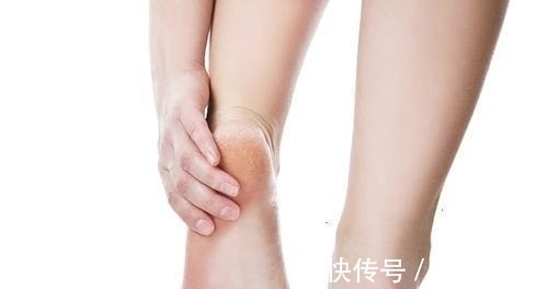 关节|经常穿高跟鞋有多伤脚?时间久了,身体会有这2个坏改变
