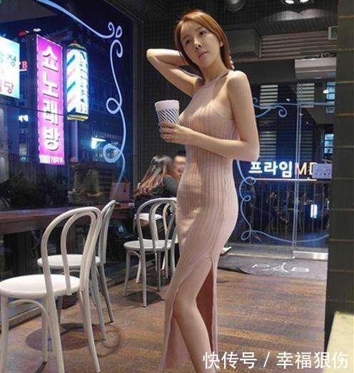 妩媚街拍:搭配美丽妩媚性感大方的小姐姐,简约清新又青春活力!