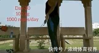 膝盖|跳绳20分钟=跑步1小时？真人实测，跑步燃脂慢还伤膝盖太鸡肋？