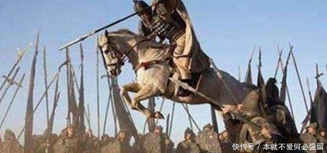 逞强|《水浒传》同样是80万禁军教头,此人逞强后死的可笑