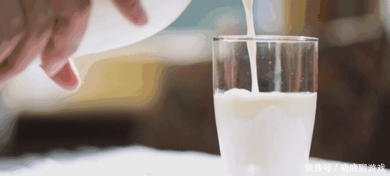 3種“假牛奶”不要再喝了！沒營養還浪費錢，不少人還成箱買