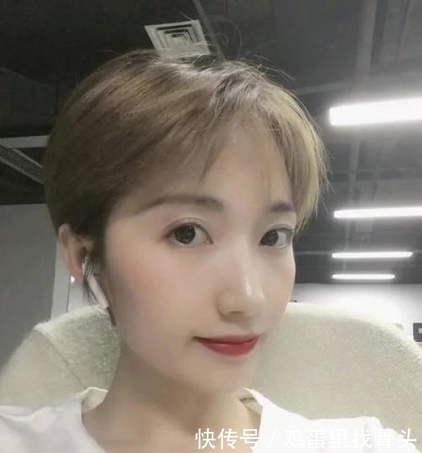 显土|显土显脸大的三种发型,不是完美的鹅蛋脸最好别剪,很影响颜值