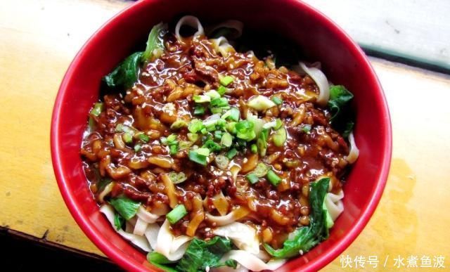小时候|家里常吃的炸酱面,怎么做才好吃呢关键在这一步