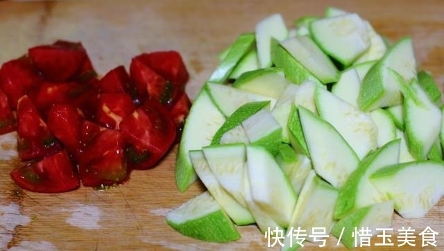 一家三口的晚餐,4道家常菜荤素搭配,开胃又下饭,好吃又营养