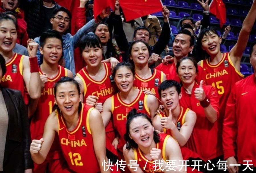 焦点之战|神仙打架！1场比赛，汇集9个国手！这反映出来，女篮联赛的悲哀？