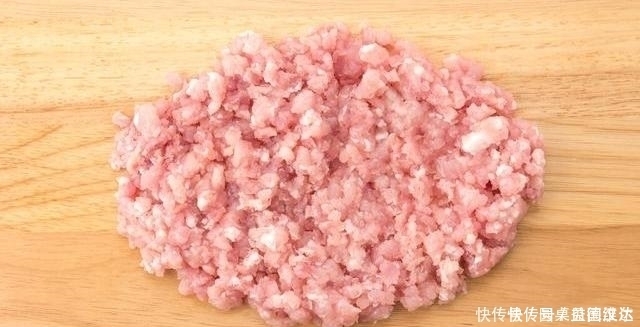 不论饺子包什么馅,记住2个技巧,保证调出来的饺子馅,好吃筋道