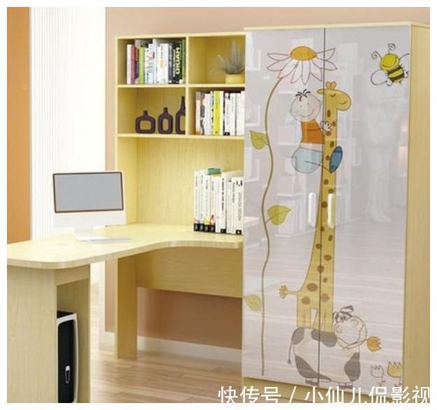 卧室|卧室太小梳妆台、书桌没地装？学着嵌入到衣柜里，把每平米利用好