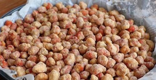  年夜饭花生好吃做法，打2鸡蛋，老做法教给你，吃一次就忘不了