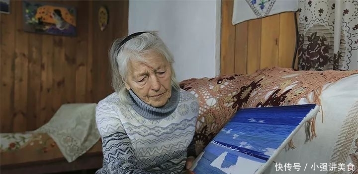 老年|80岁奶奶独居贝加尔湖畔,零下40℃,出门靠溜冰,喝水靠凿冰,网友:是个狠人!