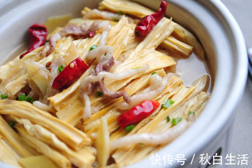 腐竹泡|泡腐竹,切记别用清水泡,教你一招,5分钟泡好,柔软筋道没硬芯