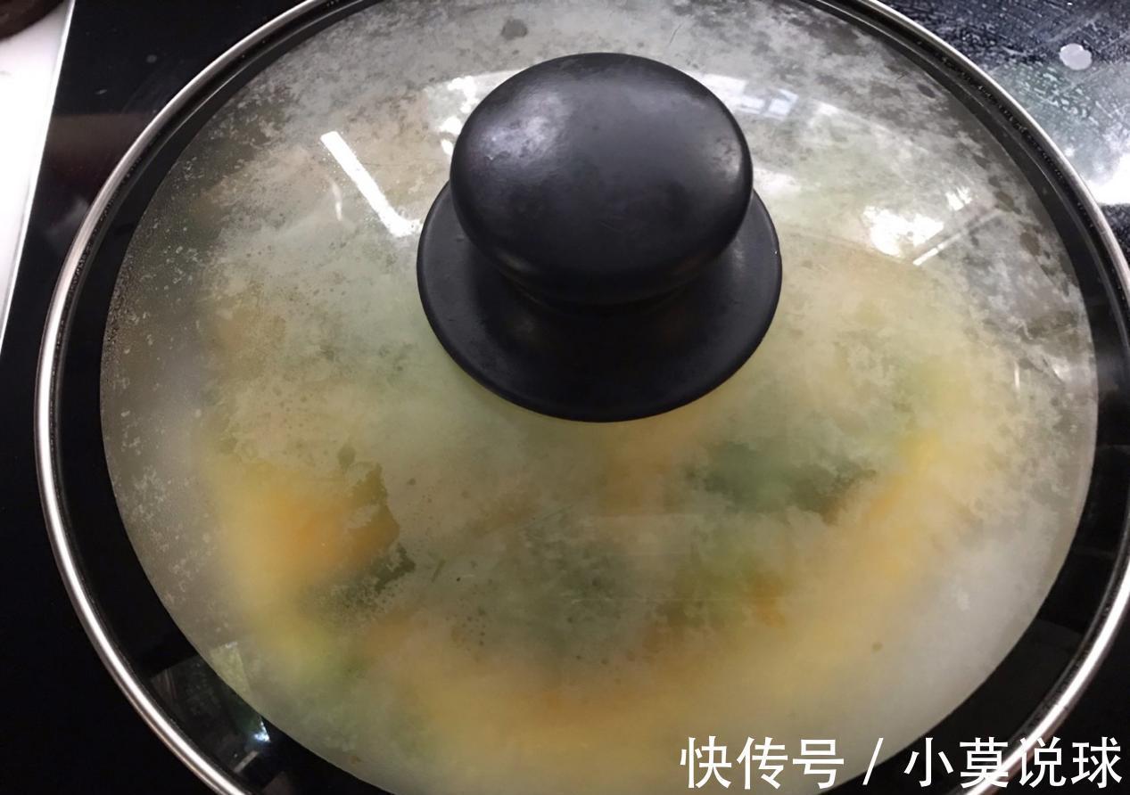 家常银鱼煎蛋,很适合做早餐,10分钟就搞定,鲜嫩好吃