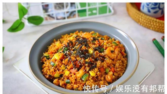 黄瓜|米饭这样做,比煲仔饭还好吃,简单美味,挑食的孩子都要吃一大碗