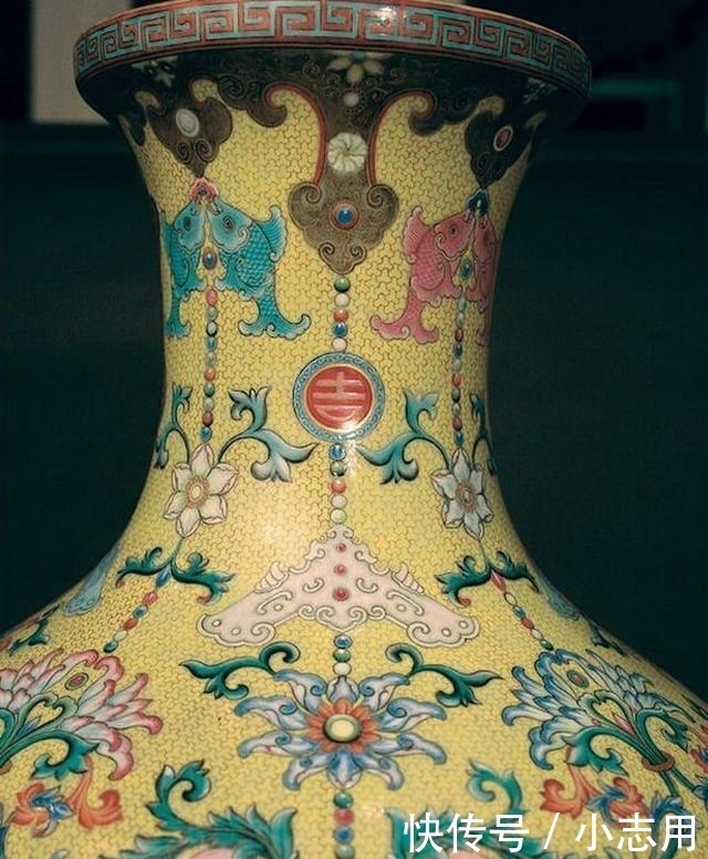 母猴|"1个杯子卖了2亿,2只猴子卖了3亿,这个瓶子卖了5亿,网友:值了"