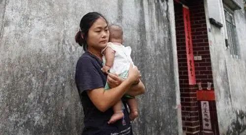 李丽|产妇月子里喝下百草枯,重症监护室一天一万,三天后丈夫放弃治疗