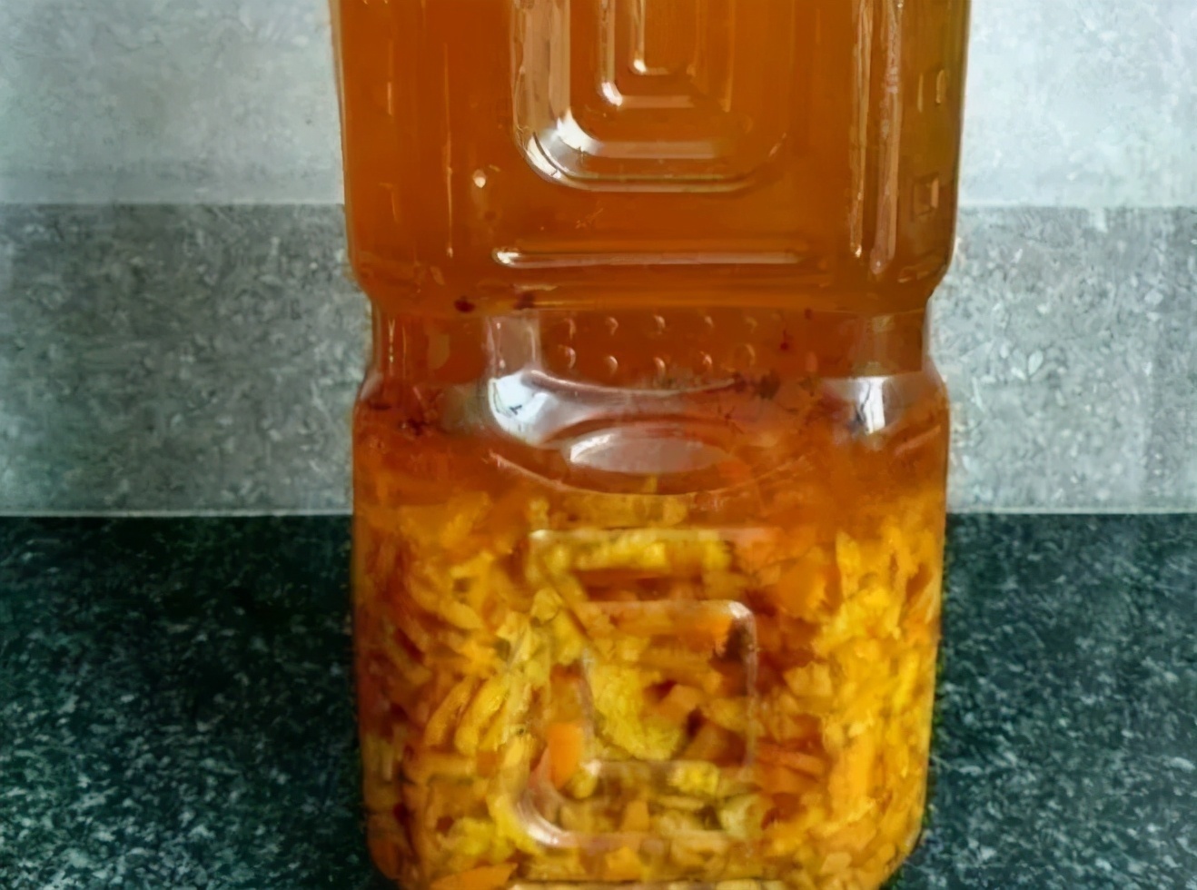 橙皮养花不能直接用,制成水肥使,1月1次,植物有精神