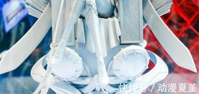 唐三|斗罗：比比东手办初次登场，一款全是腿，一款霸气无比，个性十足