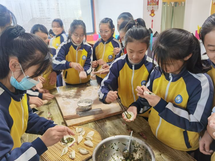 传统节日&我们的节日?冬至：包饺子感受传统节日魅力