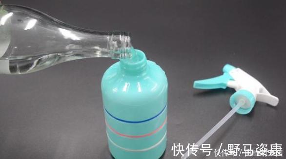 白醋倒在手心搓一搓,真的厉害了,解决了很多人的困扰