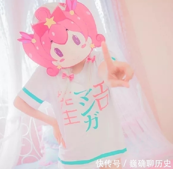 cos|小萝莉Cos和泉纱雾，看到这坐姿，网友：不是专业的学不来