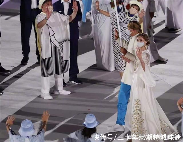 小姐姐|看奥运开幕式了吗?哈萨克美女旗手像仙女，摘下口罩原来长这样