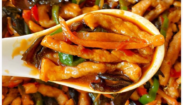 家常|家常鱼香肉丝的经典做法，三分钟学会，色香味俱全，非常好吃易学