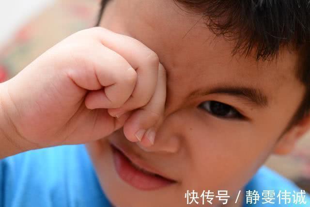 沙子|当孩子异物入眼时,家长该怎么办提前学会急救方法,不耽误病情
