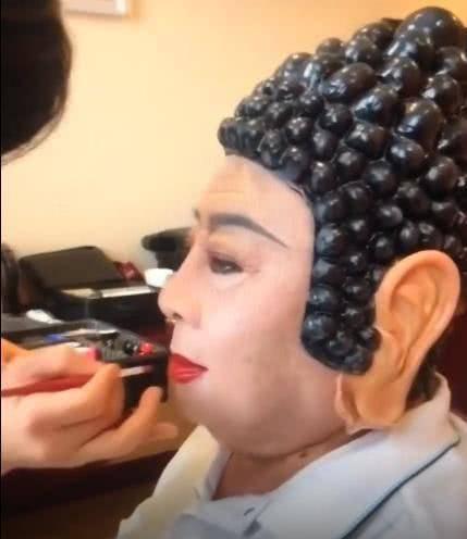 题外话$谁还记得西游记中的如来佛祖?化妆视频大公开,多少人的童年啊