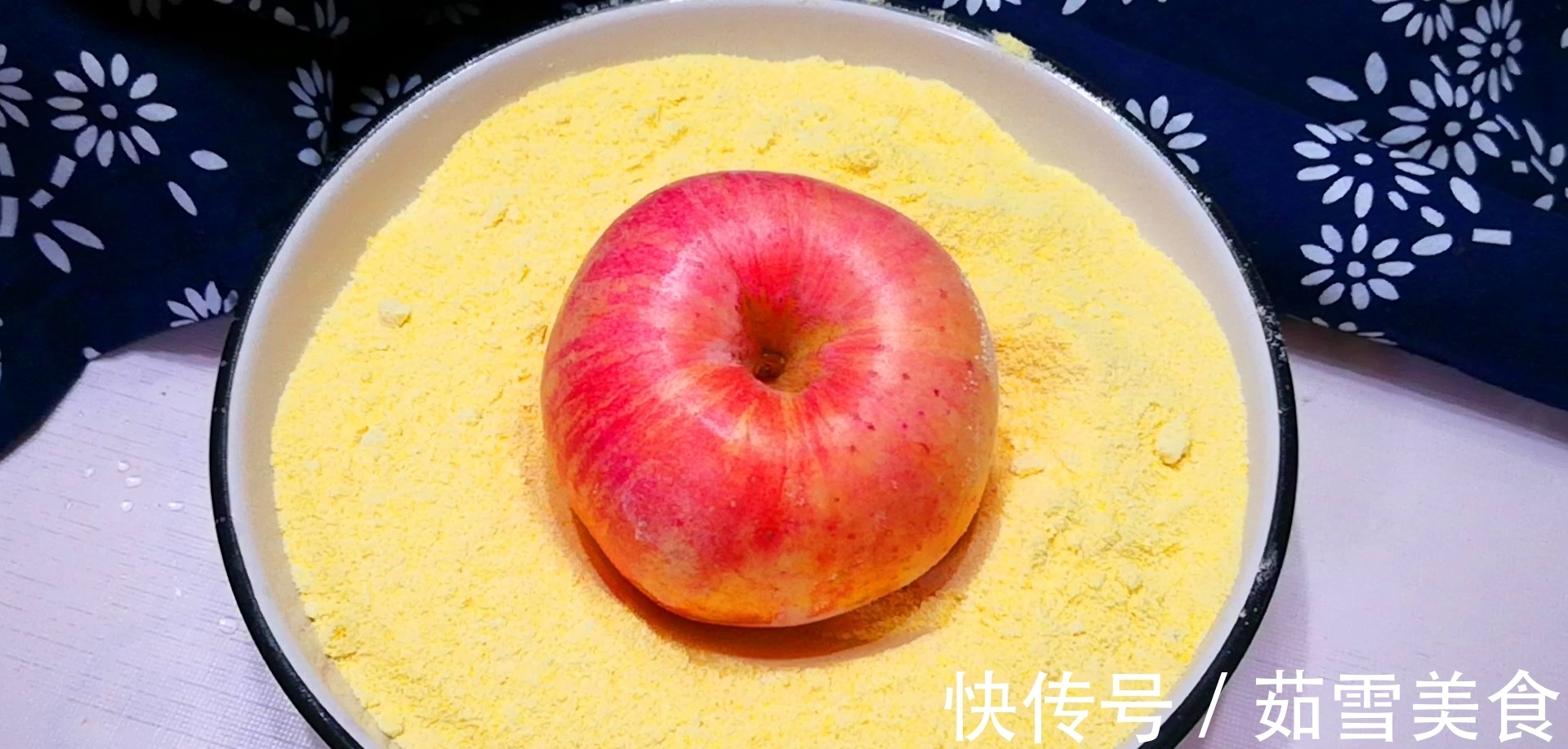 玉米面|玉米面又出新吃法,我家早餐隔三差五吃,比油条简单,比包子香
