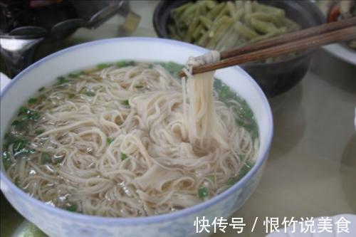 教你挂面最好吃的做法，学会它，不用去面馆吃了，做早餐营养丰富