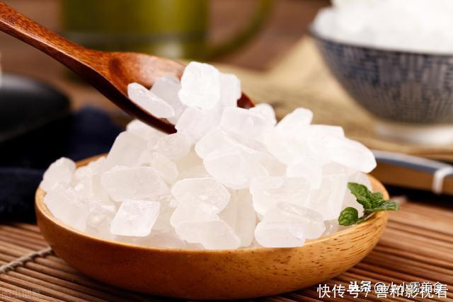 冰糖|洋葱冰糖泡水喝,作用真是太厉害了,解决了很多人的烦恼,还省钱