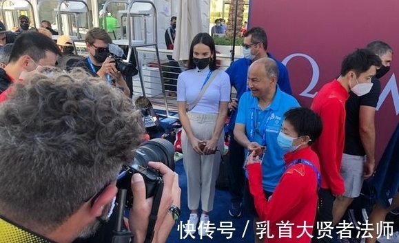 拉姆|太逗!全红婵犀利反问逗笑泳联主席,翻译懵了,外国女选手笑开花