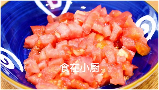 立秋多吃玉米面，往开水锅里一倒，瞬间变美食，比馒头简单还好吃