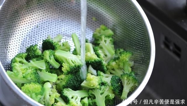 春节吃腻了大鱼大肉,多吃这家的小菜,清爽油腻,比肉受欢迎