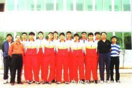 尴尬|盘点CBA那些尴尬的团队数据：客场51连败太离谱、广东单节1分辣眼