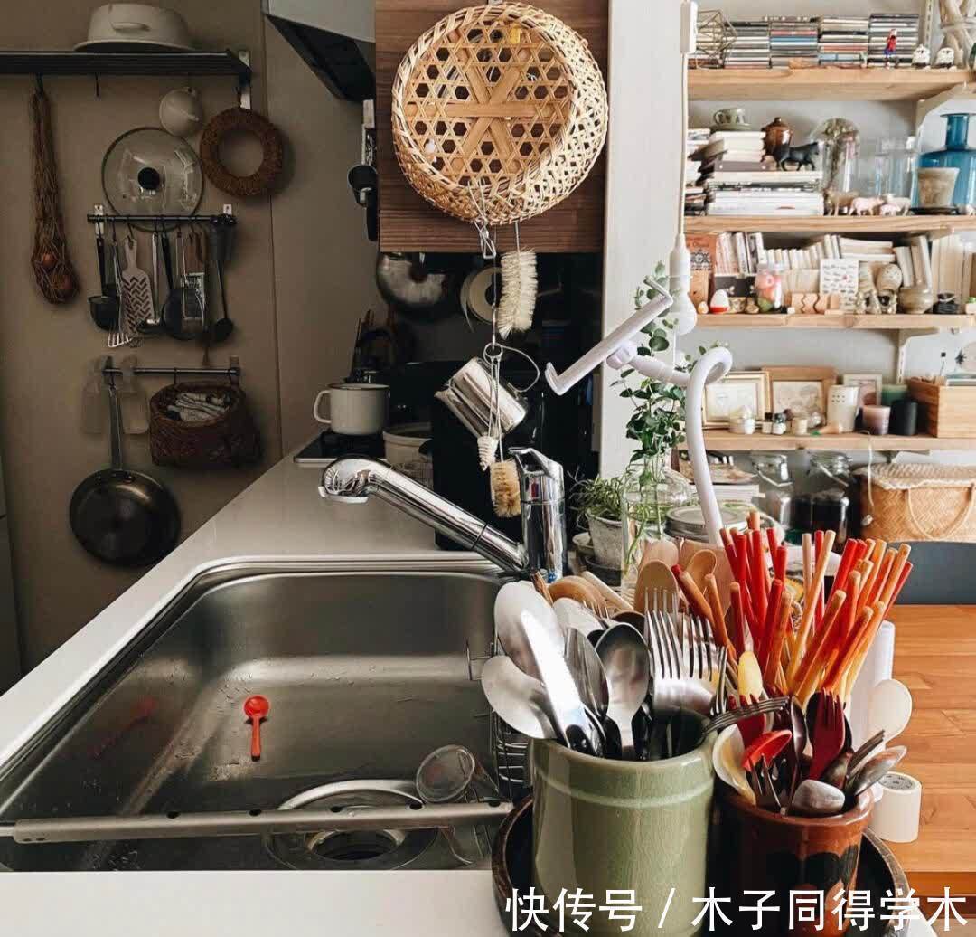 户型|32岁的日本太太,48㎡房子住出大户型的感觉,收纳都在墙上解决