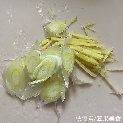 菜花炒肉沫这么好吃，大饭店的经常这么做，