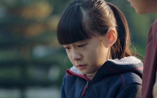 琳琳|7岁女儿不小心把花瓶掉到楼下,妈妈的做法,“毁”了女儿的一生