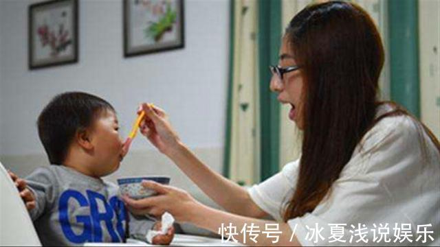 饭菜|“终于可以吃饭了”,妈妈喂完宝宝刚想吃饭,却发现饭菜都没了