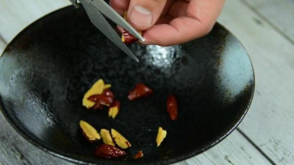 养颜|女人要想美,每天吃一碗它,补血养颜,面如桃花,皮肤好到爆!