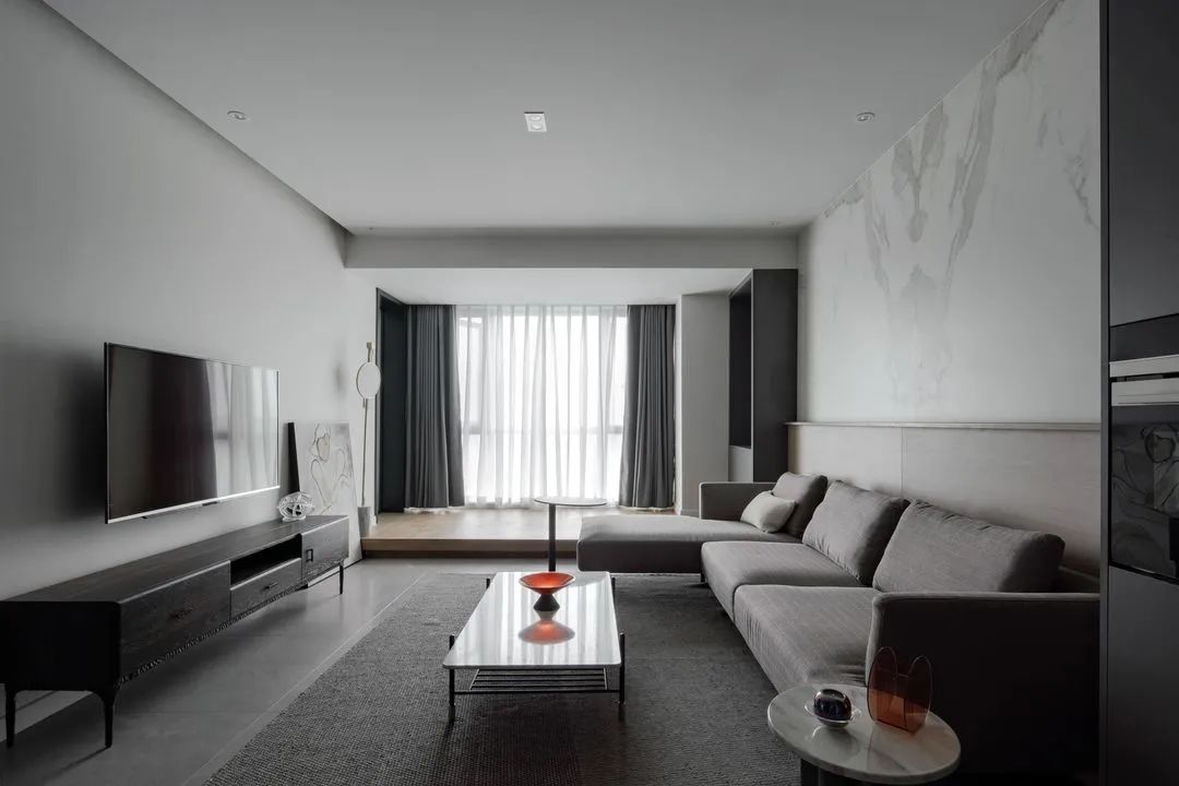 空间|130㎡现代极简,朴素的空间设计,也让生活简约温馨舒适