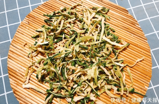 年老|腌萝卜干,第一步晒还是腌教你50年老方法,香脆可口,一年不坏