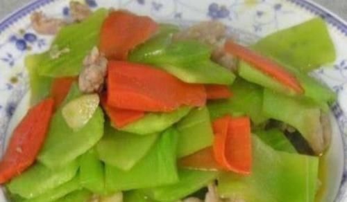 这菜被称为天然“护眼菜”，每天炒一盘，视力好了，双眼明亮了