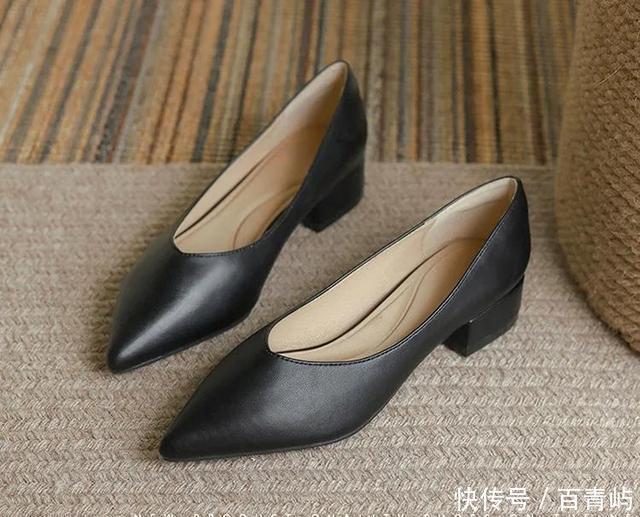 今春霸屏的单鞋,小尖头太显脚瘦了!穿上气质好迷人