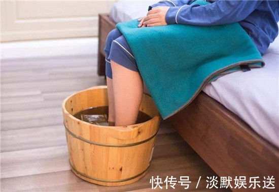 睡眠|泡脚时随手在水里撒一把,坚持一段时间湿气没了,睡眠也变好了