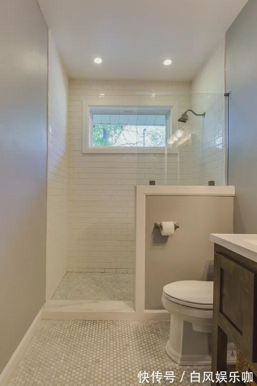 卫生间|卫生间但凡不是小到可怜,能砌半墙就砌半墙,图的就是5个好处